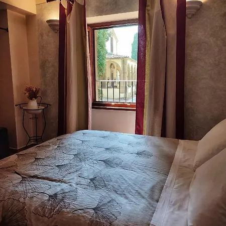 La Bugia Del Sensale
